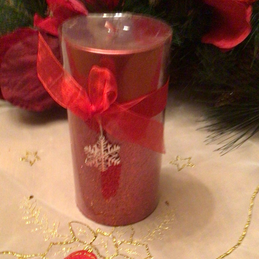 🎄⬇️Price Drop⬇️🛍2 for $25🛍NWOT Large red candle🎅🏻